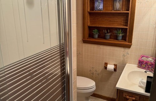 Edinboro Haus | Lolly's Lookout a Spacious 5-bedroom house in Edinboro, PA