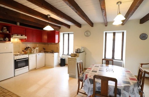 Le Rouget-Pers Hütte | Gite Le Rouget-Pers-Pers, 3 bedrooms, 8 persons