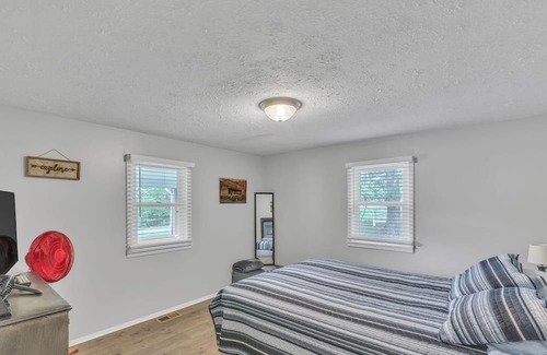 Afton Kabine | NEW LISTING! Stumble Creek Retreat by RedAwning