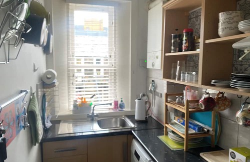 Tollcross Hütte | Charming 2-bedroom cottage in enchanting central location in Edinburgh