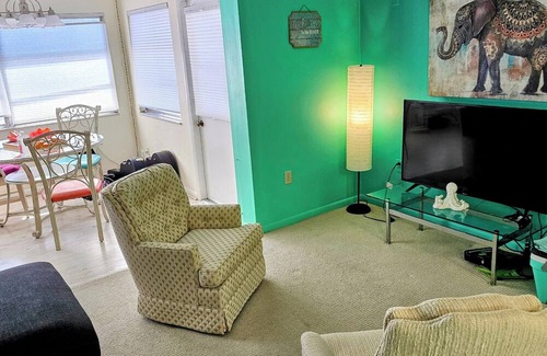 Sea Colony Eigentumswohnung | 2-bedroom condo in terrific New Port Richey with AC, WiFi