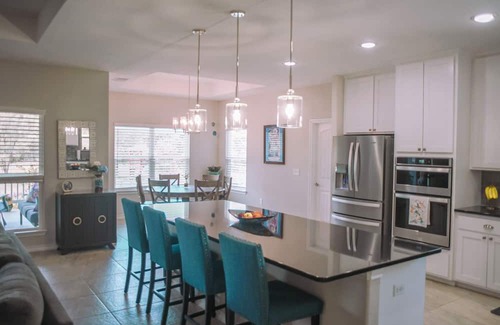 Oatmeal Haus | Hill Country Heaven 4 acres/ 3 BR 2.5 B with a pool and amazing views!