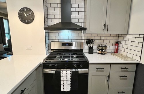 Syracuse Wohnung | Newly renovated 2-bedroom apartment in welcoming Syracuse with AC, WiFi and Hea
