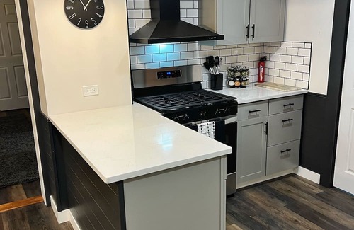 Syracuse Wohnung | Newly renovated 2-bedroom apartment in welcoming Syracuse with AC, WiFi and Hea