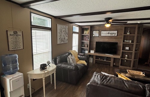 Walterboro Haus | 3-bedroom mobile home in awesome Walterboro with AC, WiFi, Cable