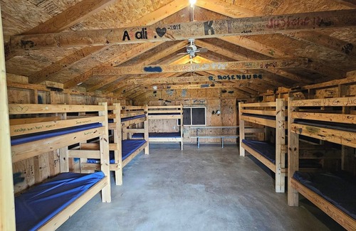 Columbia City Wohnmobilvermietung | Tranquil campground with WiFi in Columbia City