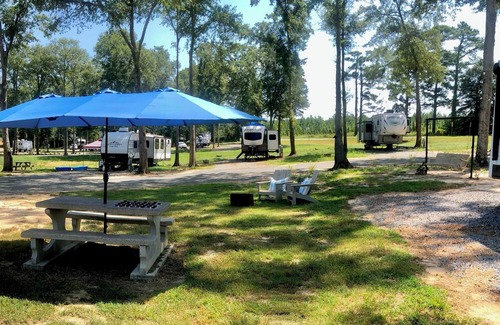 Allentown Haus | Couples Cottage Camper