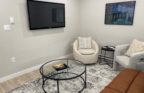 Sioux Lookout Wohnung | Cozy apartment in lovely Sioux Lookout with AC, WiFi, Netflix, Amazon Prime