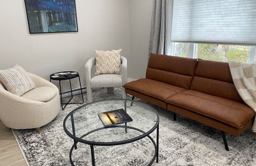 Sioux Lookout Wohnung | Cozy apartment in lovely Sioux Lookout with AC, WiFi, Netflix, Amazon Prime