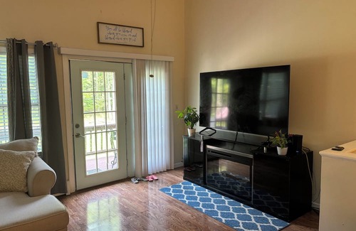 Circleville Haus | 3BR;2BA home; Middletown NY Sleeps 6; AC;WiFi; Close to Amenities; Peaceful .