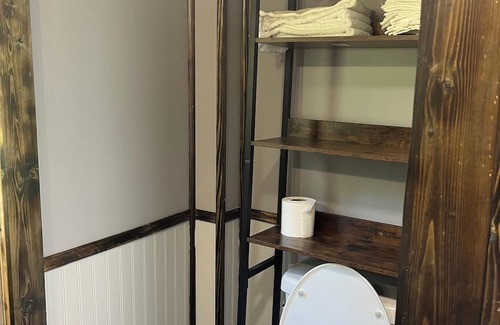 Clara Kabine | Tiny Cabin in the Woods!