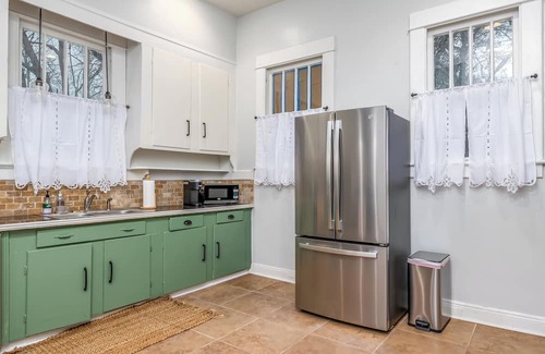 Montgomery Haus | Mil TDY Per-Diem Match! Pet-Friendly; Entire House