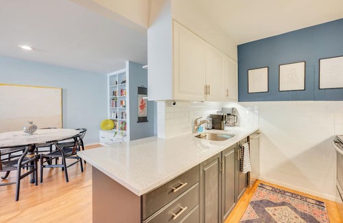 Whittier Eigentumswohnung | Boulder Condo w/Large Balcony < 1 Mi to CU!