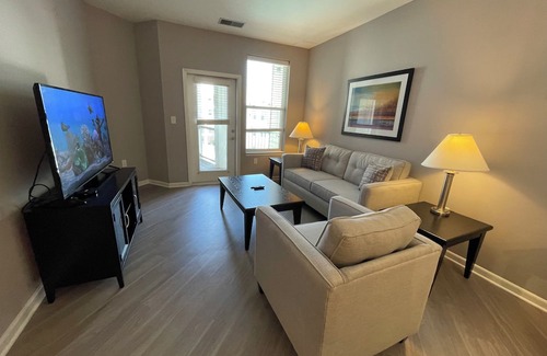 Polaris Wohnung | Right at Polaris! 3rd floor w/elevator access and garage parking included!