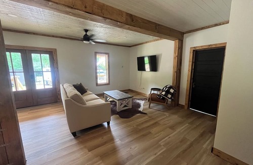 Dennis Kabine | Cabin at Bay Springs Lake & Tishomingo State Park