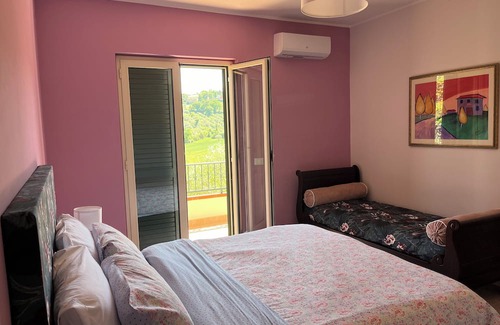 Tortoreto Wohnung | In a tranquil area, 4 km/h to the sea and 10 minutes on foot to the Old Town.