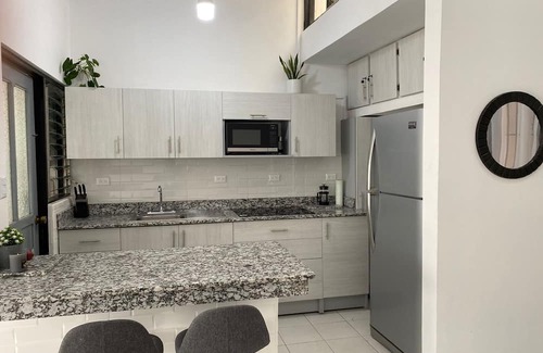 Guacima Haus | House 3 mins from SJO airport with free parking