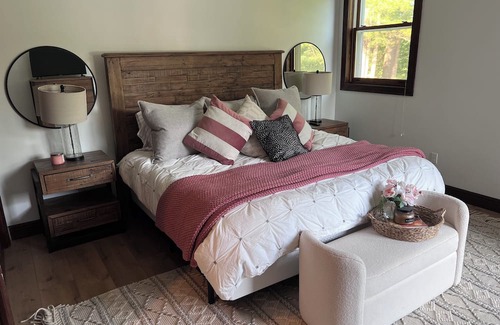 Coventry Haus | Quiet Lakefront Escape