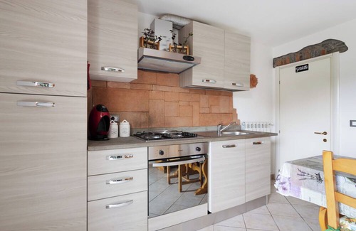 Beverino Wohnung | Apartment 'La Casa Sulla Collina' with Balcony, Wi-Fi and Air Conditioning