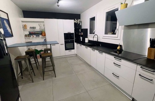 Mezzavia Haus | Top of villa with sea view and swimming pool in Ajaccio