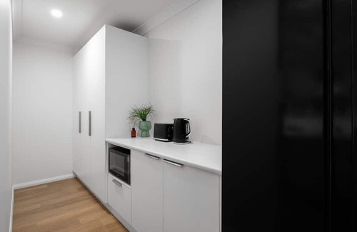 Thurgoona Haus | Albury Oasis Summary:
