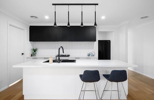 Thurgoona Haus | Albury Oasis Summary: