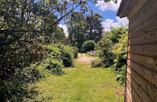 Chenereilles Haus | Stone house with heated swimming pool in Forez