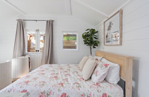 North Park Hütte | Charming Guest Home in the Heart of Fernwood