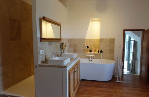 Saint-Pierre-la-Garenne Haus | Domaine St Pierre - Idylliq Collection