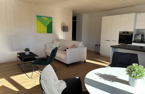 Tiefgraben Wohnung | Modern Central Apartment in Moon Lake
