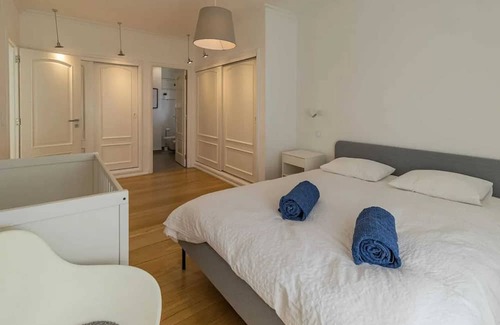 Cascais Villa | Homerez - Elegant Villa with Pool in São Domingos de Rana