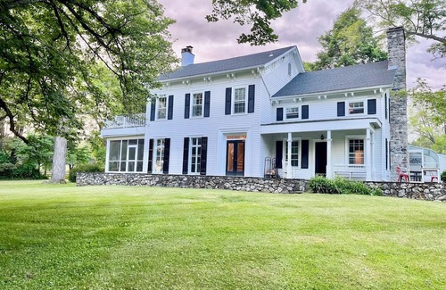 Clinton Corners Haus | Grand Colonial Home on Quiet Road with Giant Trees, acres of lawn and Pool
