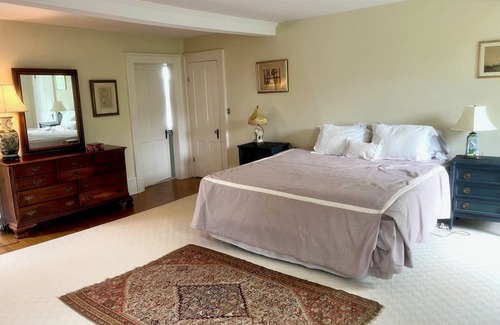 Clinton Corners Haus | Grand Colonial Home on Quiet Road with Giant Trees, acres of lawn and Pool