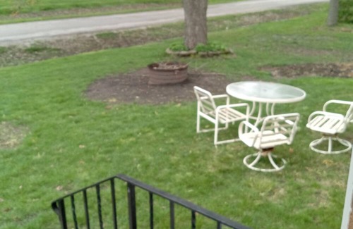 Cropsey Haus | Looking for Relaxation