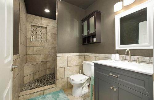 Lake Jackson Haus | The Charmer
