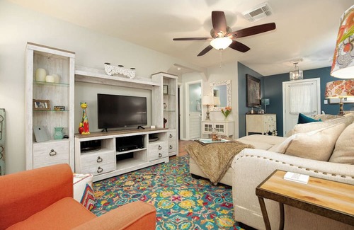 Lake Jackson Haus | The Charmer
