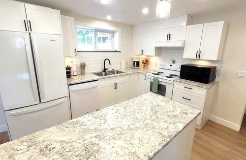 Port Alberni Haus | Newly Renovated Guest Suite. A warm comfortable atmosphere
