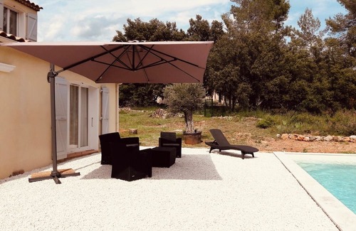 Flassans-sur-Issole Haus | Beautiful modern air-conditioned villa with pool accommodating up to 8 guests