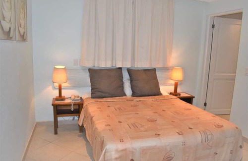 Kralendijk Haus | Den Laman Tarpon - 2 bedroom apartment oceanfront