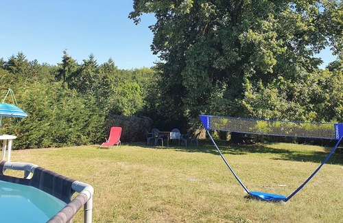 Doyet Wohnmobilvermietung | Enjoyable campground with WiFi in Doyet. Option of tent or cabin, large grounds