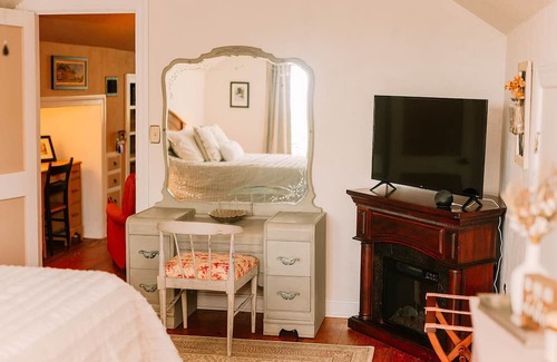 New Hope Haus | Shn Valley