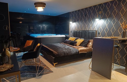 Marsillargues Wohnung | Apartment, Suite with Spa, close to beaches