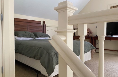 Birchwood Eigentumswohnung | Beautiful Condo on Tagalong Golf Course and Red Cedar Lake, Birchwood WI