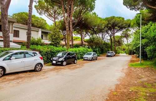 Principina a Mare Wohnung | Apartment 'Via Dell'anguilla' with Private Terrace, Private Garden and Balcony