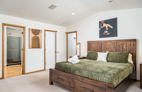 Evergreen Kabine | Mountain View Apartment Near Downtown & Trails