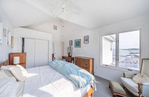 Green Creek Haus | Stunning View, Villa on the Beach