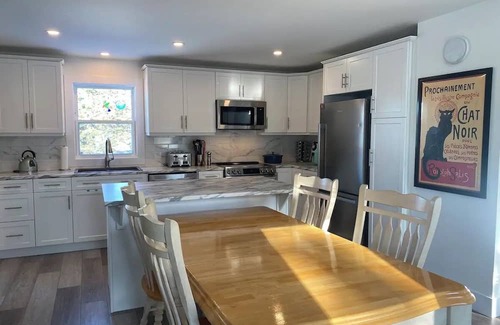 Gaspereaux Haus | Large private home with deck - 5 min from the beach!