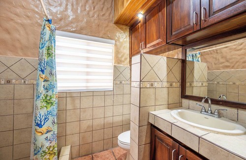 Matapalo Haus | Comfortable Vacation Home Steps from the Beach
