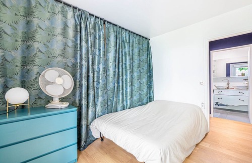 Cachan Wohnung | GuestReady - Modern Comfort in Cachan