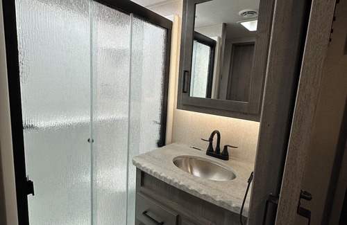 Cascade Haus | Luxury RV! Panoramic views of Cascade - Perfect for a Relaxing Getaway!